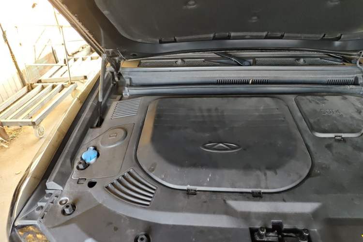 Used JETOUR Traveler 2023 1.5T Two-Wheel-Drive Discovery Engine Bay Right