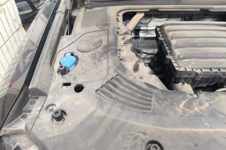 Used JETOUR Traveler 2023 1.5T Two-Wheel Drive Discovery PRO Engine Bay Right