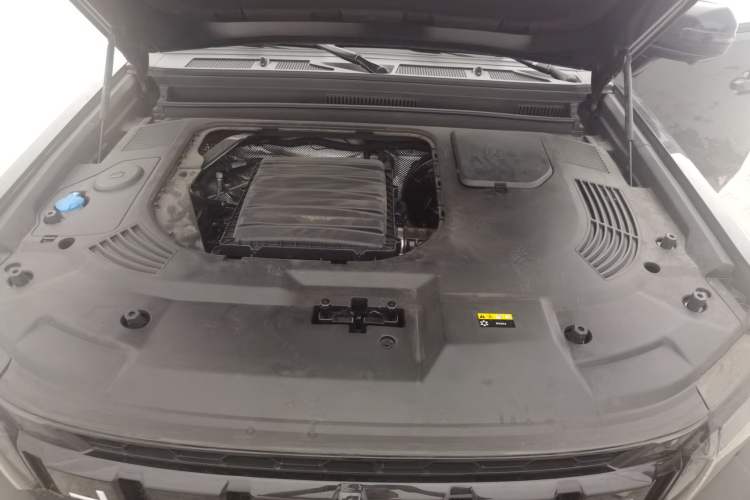 Used JETOUR Traveler 2023 2.0T Four-Wheel Drive Conqueror Engine Bay