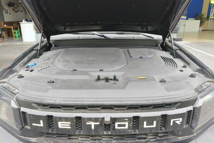 Used JETOUR Traveler 2023 2.0T All-Wheel-Drive CrossPRO Engine Bay