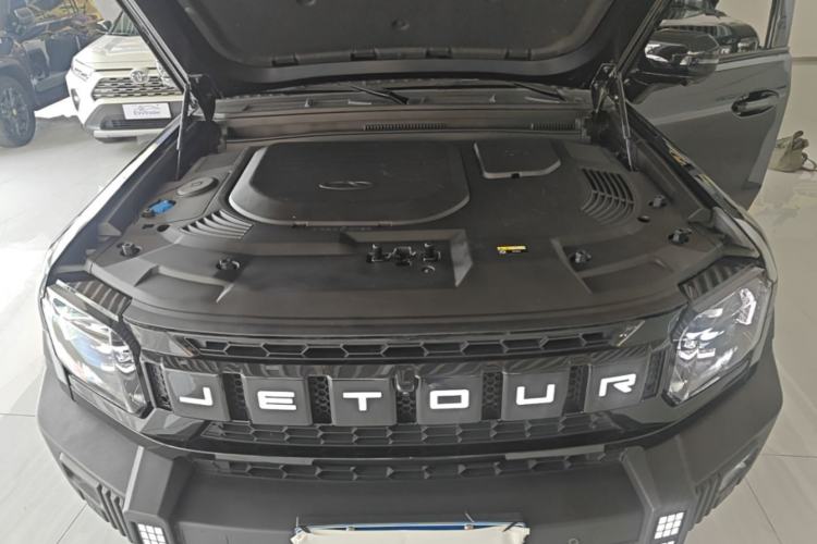 Used JETOUR Traveler 2023 2.0T All-Wheel-Drive CrossPRO Engine Bay