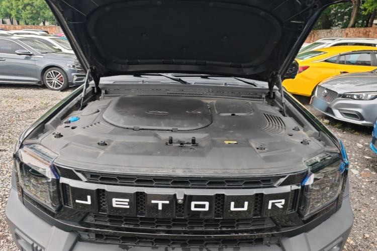 Used JETOUR Traveler 2023 2.0T Four-Wheel Drive Conqueror Engine Bay