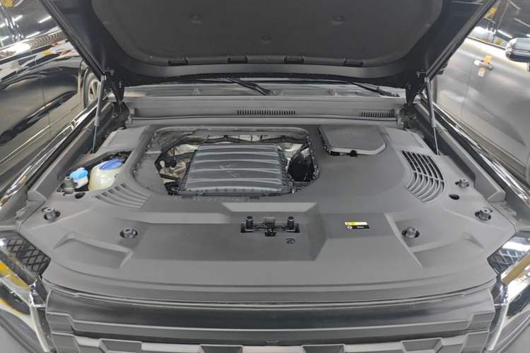 Used JETOUR Traveler 2023 2.0T All-Wheel Drive Conquer PRO Engine Bay
