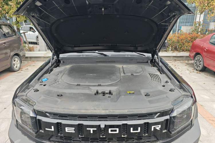 Used JETOUR Traveler 2023 2.0T All-Wheel-Drive CrossPRO Engine Bay