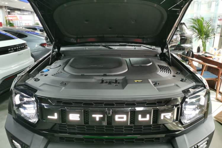 Used JETOUR Traveler 2023 1.5T Two-Wheel Drive Discovery PRO Engine Bay