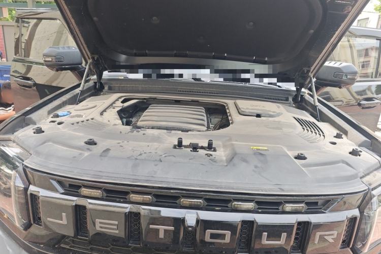 Used JETOUR Traveler 2023 2.0T Four-Wheel Drive Conqueror Engine Bay