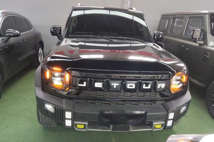 Used JETOUR Traveler 2023 2.0T All-Wheel-Drive CrossPRO Exterior 1
