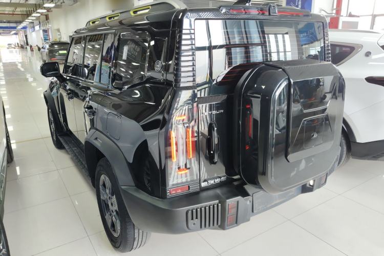 Used JETOUR Traveler 2023 1.5T Two-Wheel Drive Discovery PRO Exterior 2