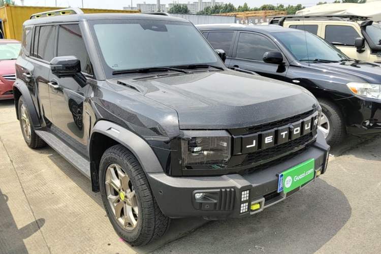 Used JETOUR Traveler 2023 2.0T All-Wheel Drive Conquer PRO Front Right 45 Deg
