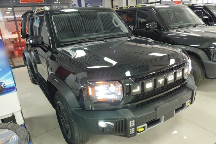Used JETOUR Traveler 2023 1.5T Two-Wheel Drive Discovery PRO Front Right 45 Deg