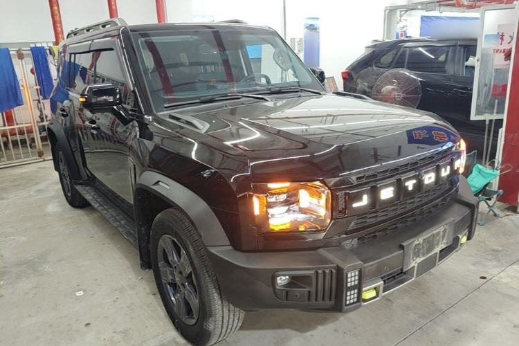 Used JETOUR Traveler 2023 1.5T Two-Wheel Drive Discovery PRO Front Right 45 Deg