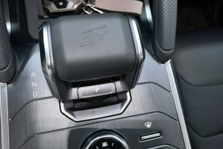 Used JETOUR Traveler 2023 1.5T Two-Wheel Drive Discovery PRO Gear Lever