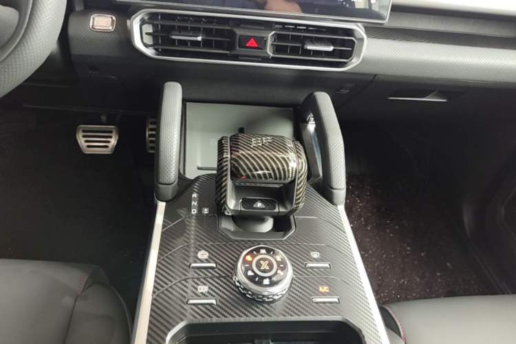 Used JETOUR Traveler 2023 2.0T All-Wheel-Drive CrossPRO Gear Lever