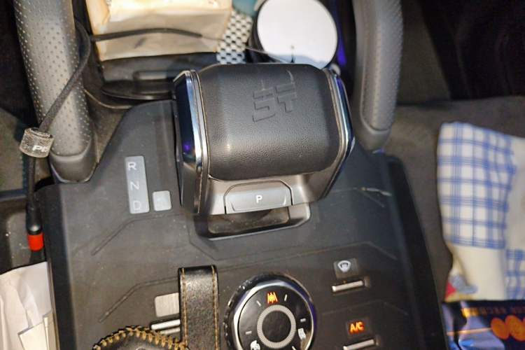 Used JETOUR Traveler 2023 1.5T Two-Wheel Drive Discovery PRO Gear Lever