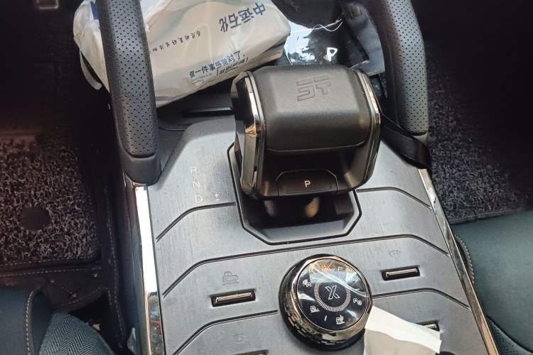 Used JETOUR Traveler 2023 2.0T All-Wheel-Drive CrossPRO Gear Lever