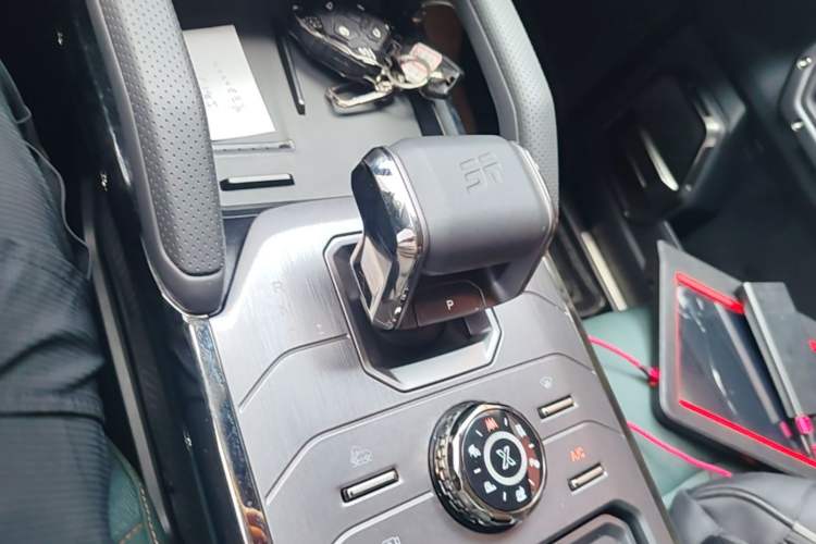 Used JETOUR Traveler 2023 2.0T All-Wheel-Drive CrossPRO Gear Lever