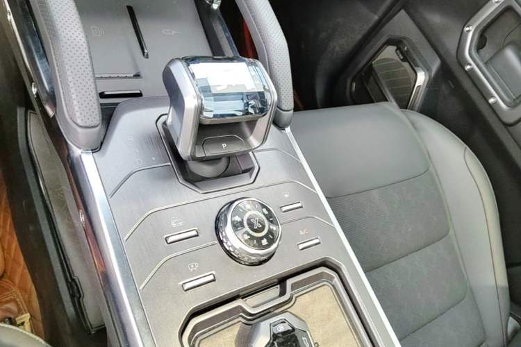 Used JETOUR Traveler 2023 2.0T All-Wheel Drive Conquer PRO Gear Lever