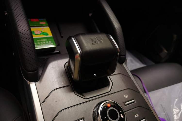 Used JETOUR Traveler 2023 1.5T Two-Wheel Drive Discovery PRO Gear Lever