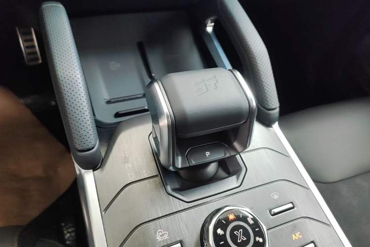 Used JETOUR Traveler 2023 2.0T All-Wheel-Drive CrossPRO Gear Lever