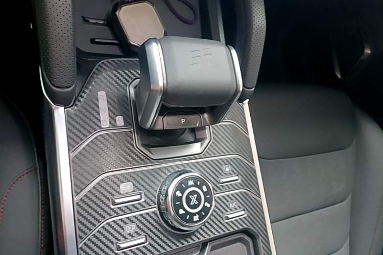 Used JETOUR Traveler 2023 2.0T All-Wheel-Drive CrossPRO Gear Lever