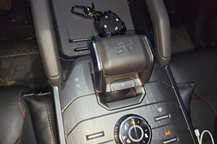 Used JETOUR Traveler 2023 1.5T Two-Wheel Drive Discovery PRO Gear Lever