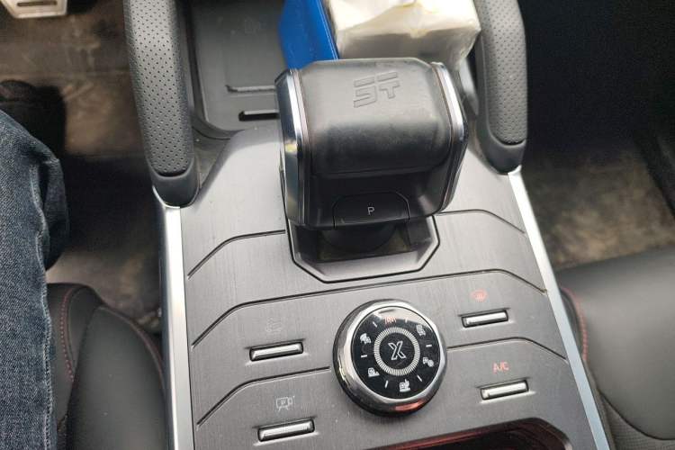 Used JETOUR Traveler 2023 2.0T All-Wheel-Drive CrossPRO Gear Lever