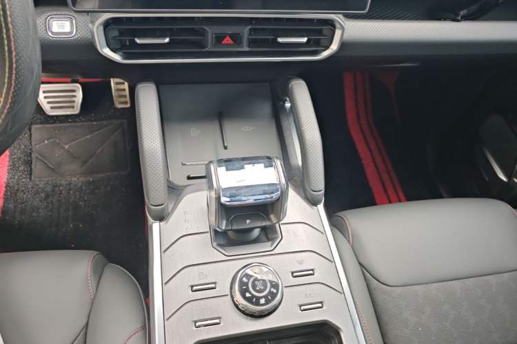 Used JETOUR Traveler 2023 2.0T Four-Wheel Drive Conqueror Gear Lever