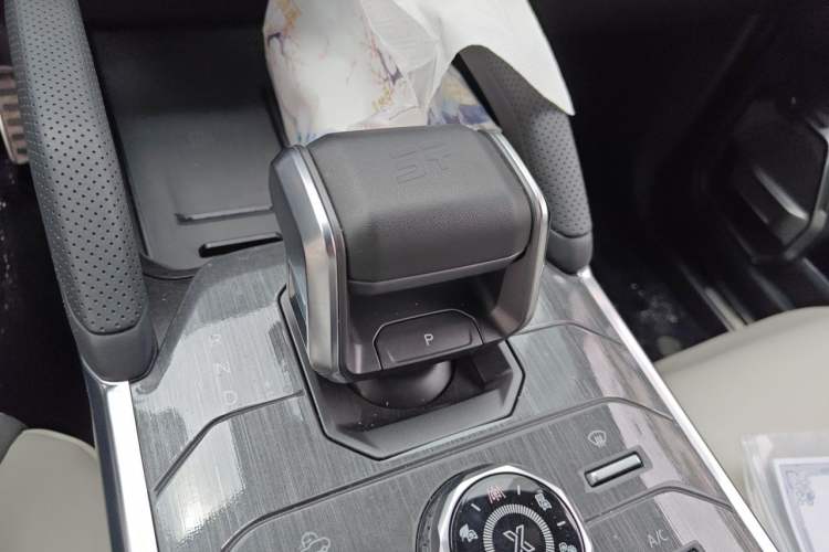 Used JETOUR Traveler 2023 2.0T All-Wheel Drive CrossPRO+ Gear Lever