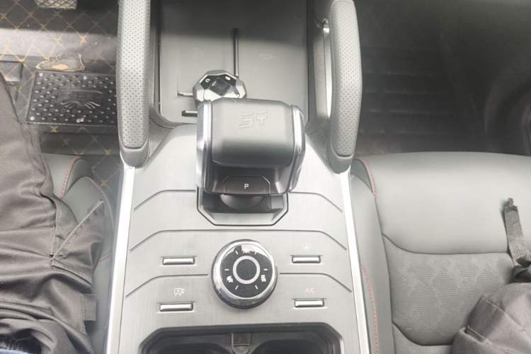 Used JETOUR Traveler 2023 1.5T Two-Wheel Drive Discovery PRO Gear Lever