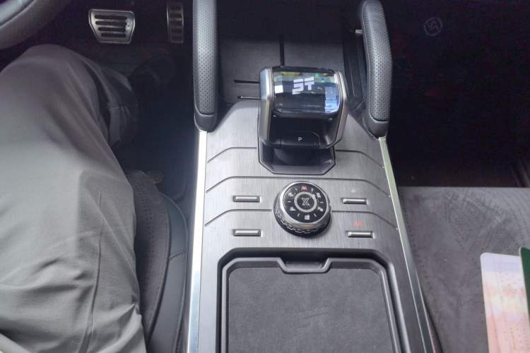 Used JETOUR Traveler 2023 2.0T All-Wheel Drive Conquer PRO Gear Lever