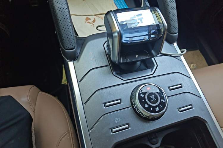Used JETOUR Traveler 2023 2.0T All-Wheel Drive Conquer PRO Gear Lever