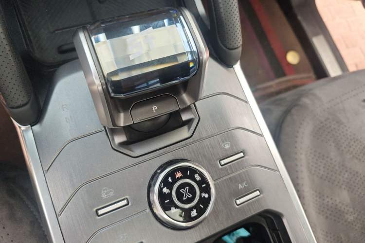 Used JETOUR Traveler 2023 2.0T Four-Wheel Drive Conqueror Gear Lever