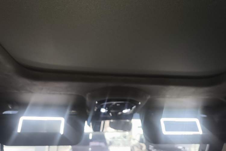 Used JETOUR Traveler 2023 2.0T All-Wheel Drive CrossPRO+ Headliner