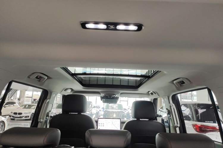 Used JETOUR Traveler 2023 2.0T All-Wheel-Drive CrossPRO Headliner