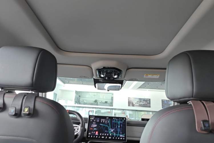 Used JETOUR Traveler 2023 2.0T All-Wheel-Drive CrossPRO Headliner