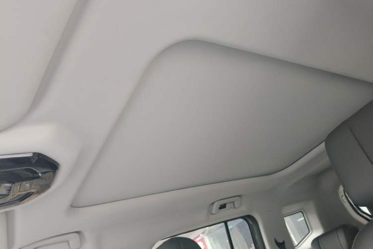 Used JETOUR Traveler 2023 2.0T All-Wheel-Drive CrossPRO Headliner