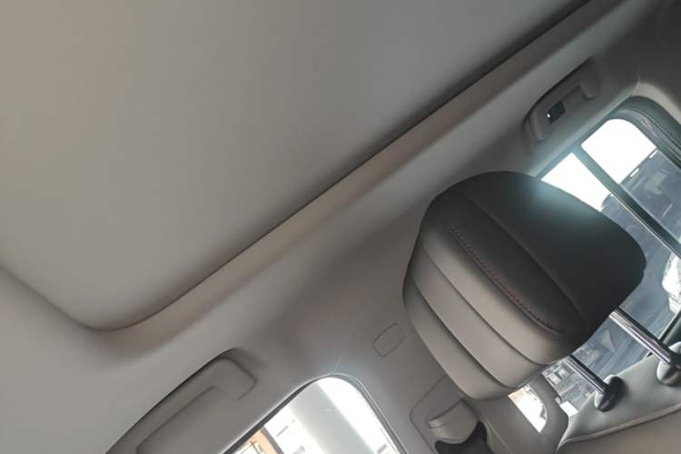Used JETOUR Traveler 2023 2.0T All-Wheel-Drive CrossPRO Headliner