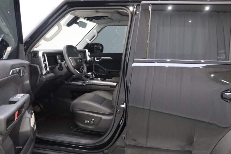 Used JETOUR Traveler 2023 1.5T Two-Wheel Drive Discovery PRO Interior 1
