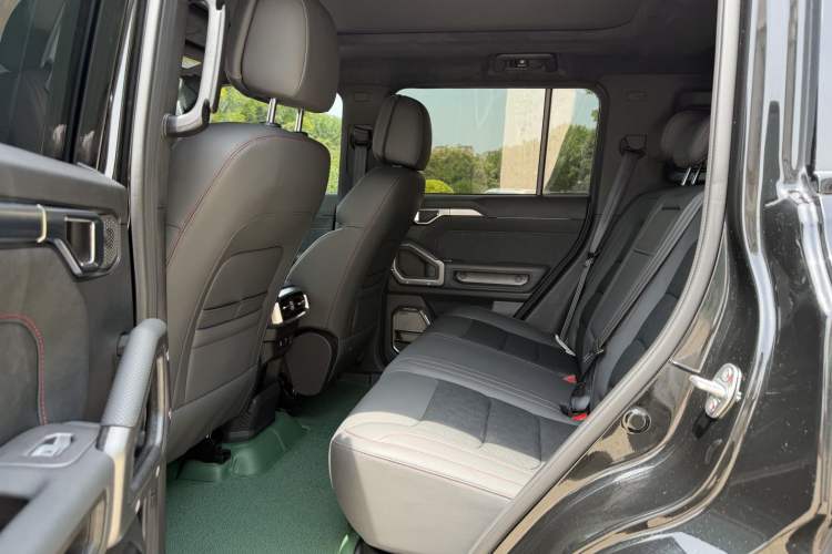 Used JETOUR Traveler 2023 2.0T All-Wheel Drive Conquer PRO Interior 3