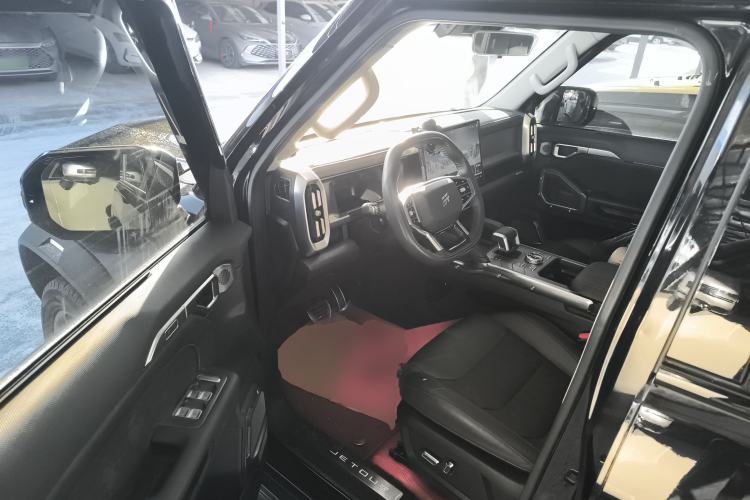 Used JETOUR Traveler 2023 2.0T All-Wheel-Drive CrossPRO Interior 3