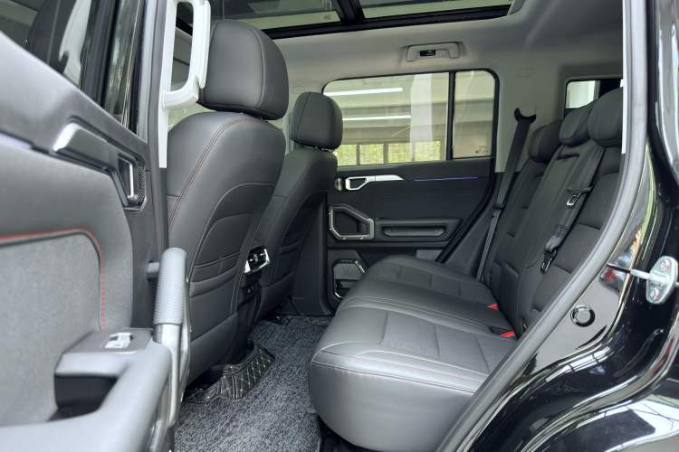 Used JETOUR Traveler 2023 2.0T All-Wheel-Drive CrossPRO Interior 4
