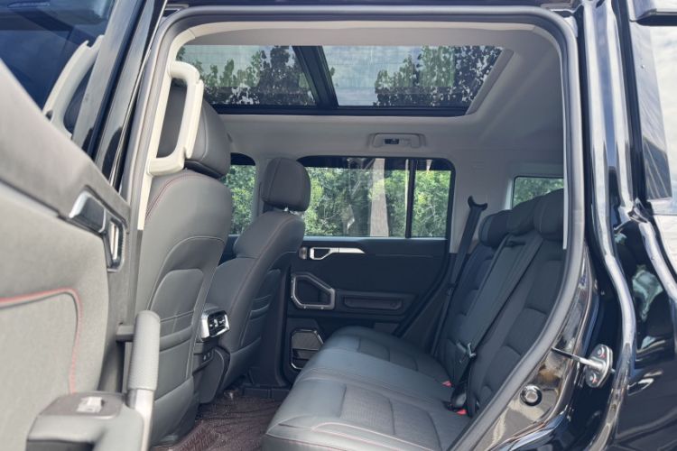 Used JETOUR Traveler 2023 2.0T Four-Wheel Drive Conqueror Interior 9