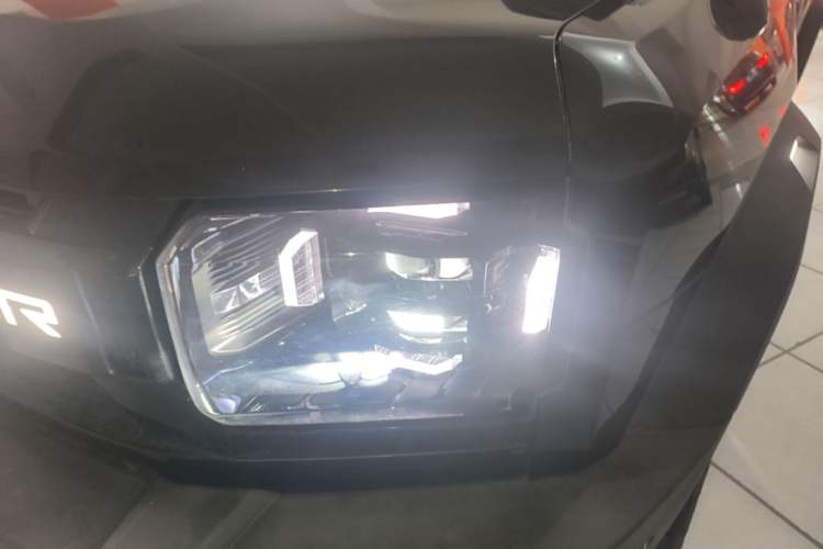 Used JETOUR Traveler 2023 2.0T All-Wheel Drive CrossPRO+ Left Front Headlight