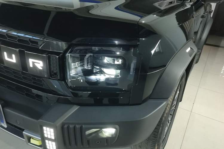 Used JETOUR Traveler 2023 2.0T All-Wheel-Drive CrossPRO Left Front Headlight