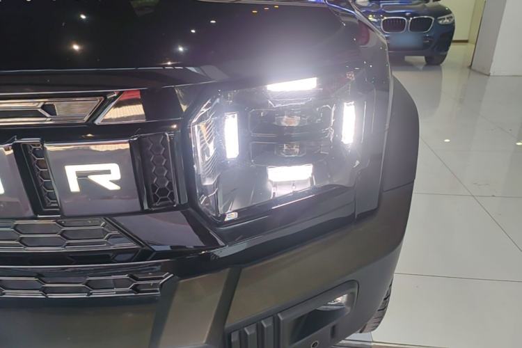 Used JETOUR Traveler 2023 2.0T Four-Wheel Drive Conqueror Left Front Headlight