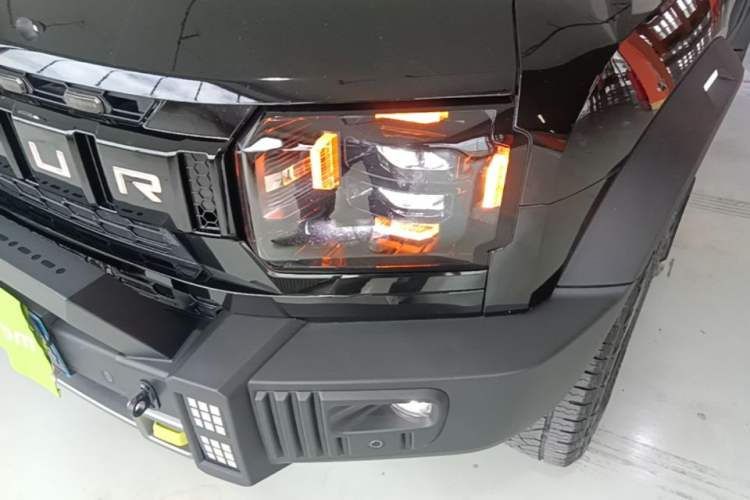 Used JETOUR Traveler 2023 2.0T Four-Wheel Drive Conqueror Left Front Headlight