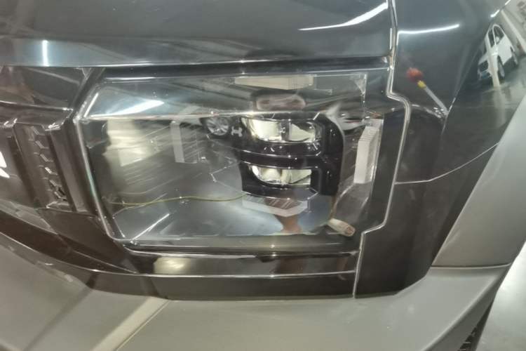 Used JETOUR Traveler 2023 2.0T All-Wheel-Drive CrossPRO Left Front Headlight