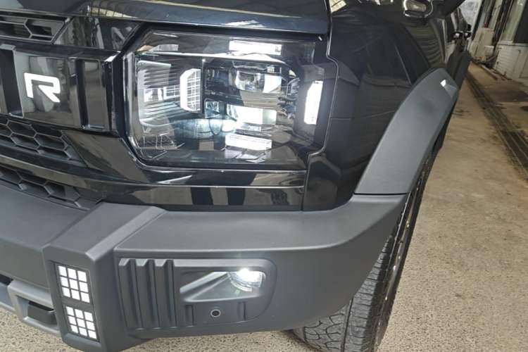 Used JETOUR Traveler 2023 2.0T Four-Wheel Drive Conqueror Left Front Headlight
