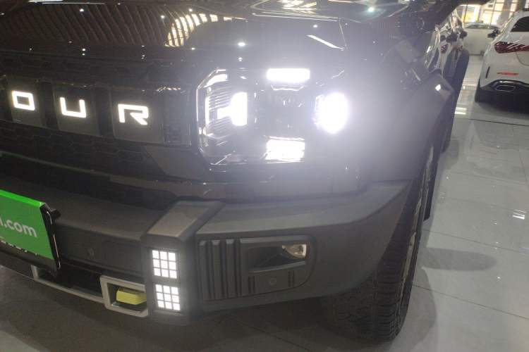 Used JETOUR Traveler 2023 2.0T Four-Wheel Drive Conqueror Left Front Headlight
