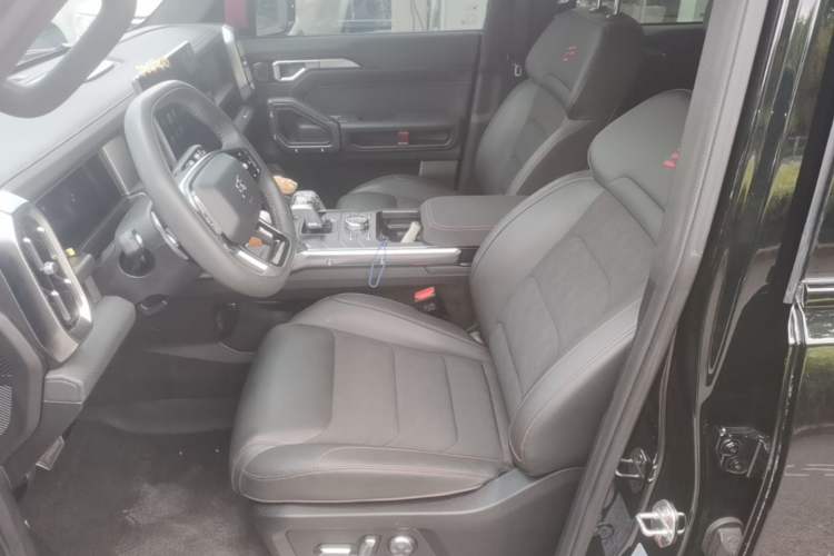 Used JETOUR Traveler 2023 2.0T All-Wheel Drive Conquer PRO Left Front Seat